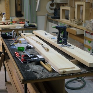 Fräsning av gångjärn och slutbleck